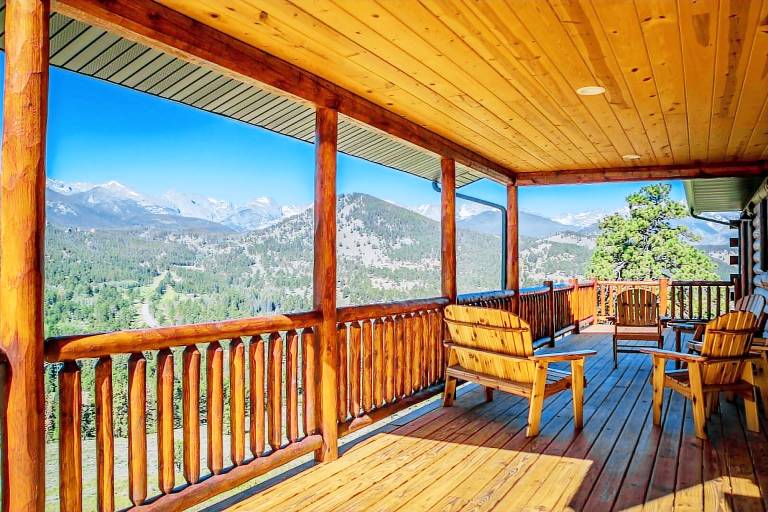 Children-friendly house with terrace | Pets allowed in Estes Park, CO