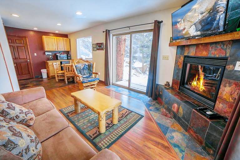 Family-oriented pleasant cabin with patio | Pets are welcome — photo 2
