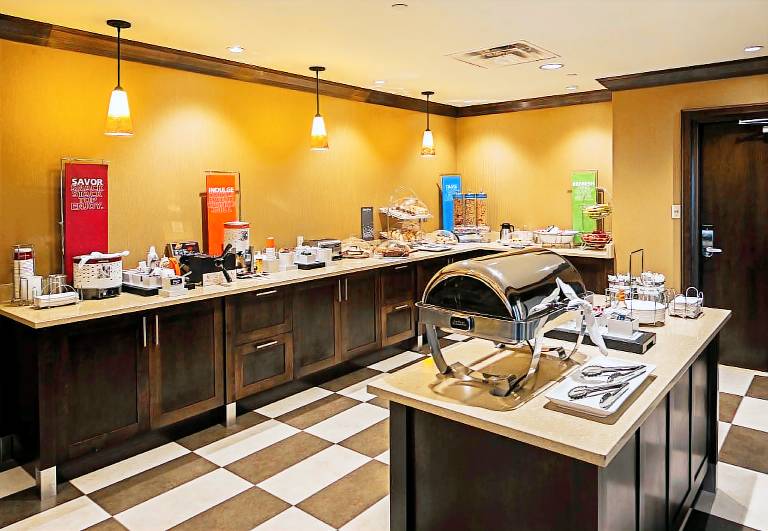 Hampton Inn by Hilton Ottawa Airport — photo 5