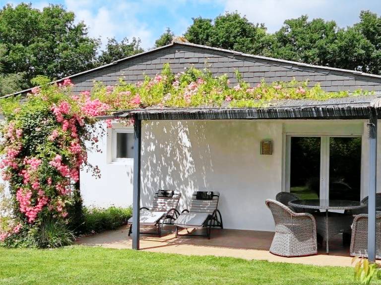 House with terrace, BBQ & yard | Nature view — photo 3