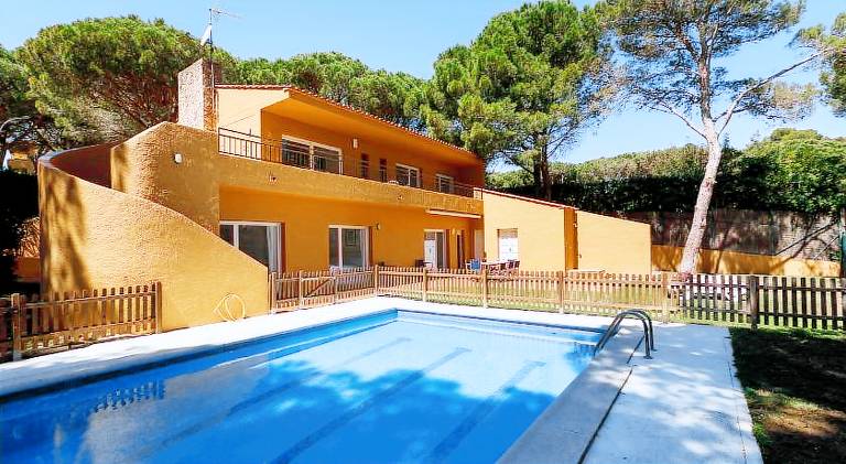 House with pool in Begur