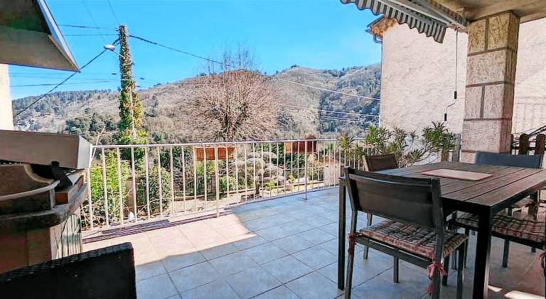 Holiday apartment with pool — photo 4