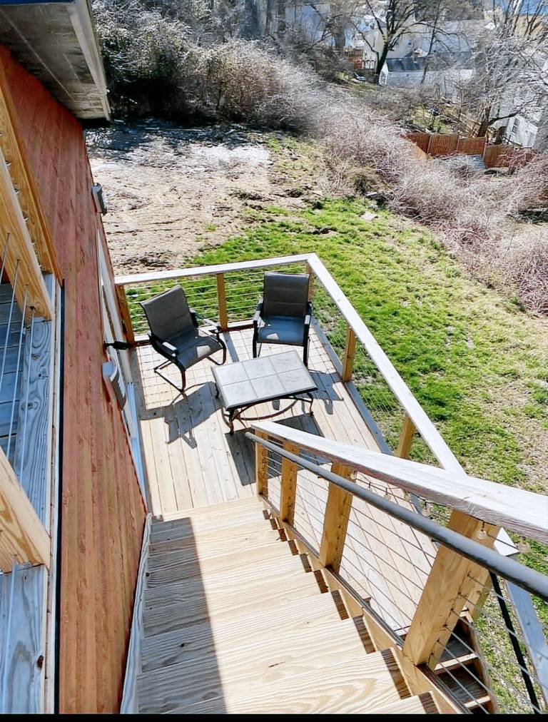 House with terrace & yard — photo 5