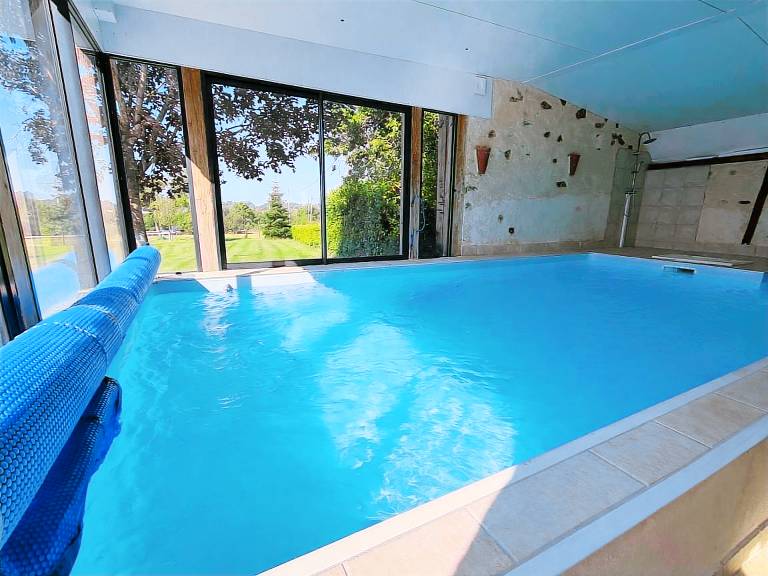 Large House with Indoor Heated Pool — photo 3