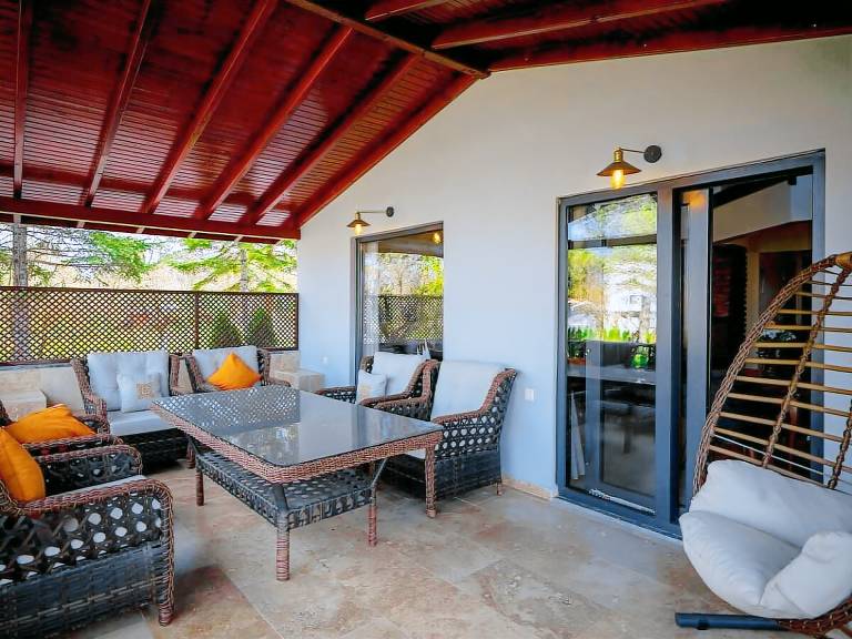 Villa with pool, barbecue & garden | Water view | Suitable for remote work — photo 4