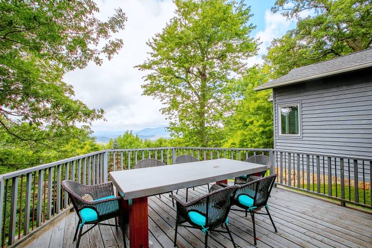 Hearthstone- AppSki Mtn home with it all: Hot tub, game room, fire pit, pets! — photo 4