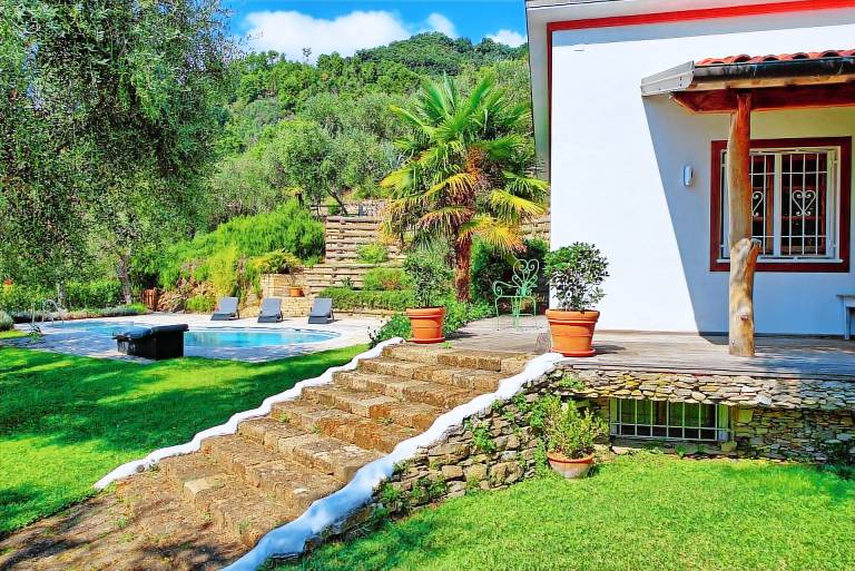 Villa with private pool, garden & barbeque — photo 4