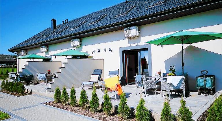 Rental apartment with terrace, barbeque & garden — photo 5