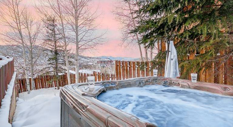 Fully equipped house with jacuzzi, terrace & barbeque | Perfect for remote work | Dogs allowed — photo 5