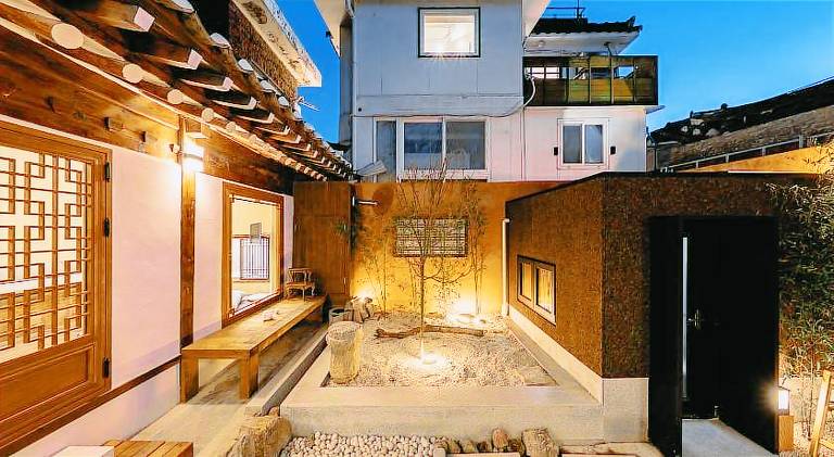 Villa | Next to Bukchon Hanok Village — photo 3