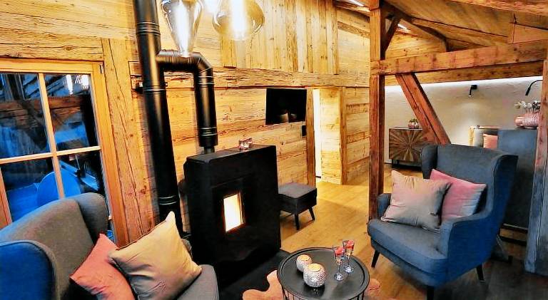Chalet with jacuzzi — photo 2