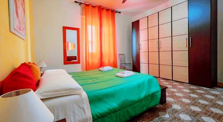 Rental apartment with patio in Oristano
