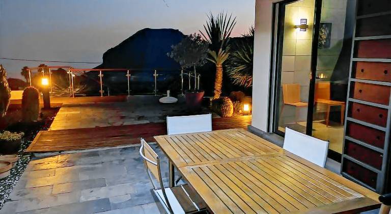Villa with patio, barbecue & garden — photo 4
