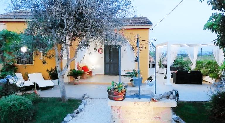 House with garden, terrace & barbeque in Melissa