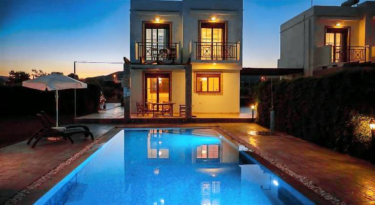 Villa with grill, patio & private pool in Rhodes
