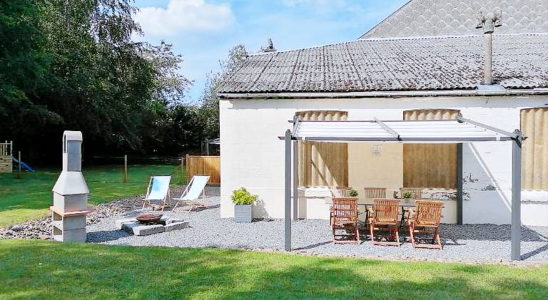 House with garden, patio & barbecue — photo 3