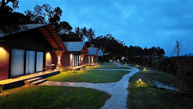 Bendheka Cliff Front Cottages Coorg