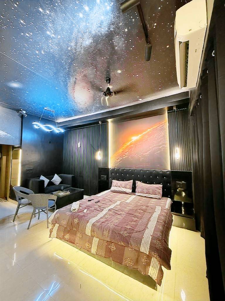 House with 1 room for 3 persons in Noida
