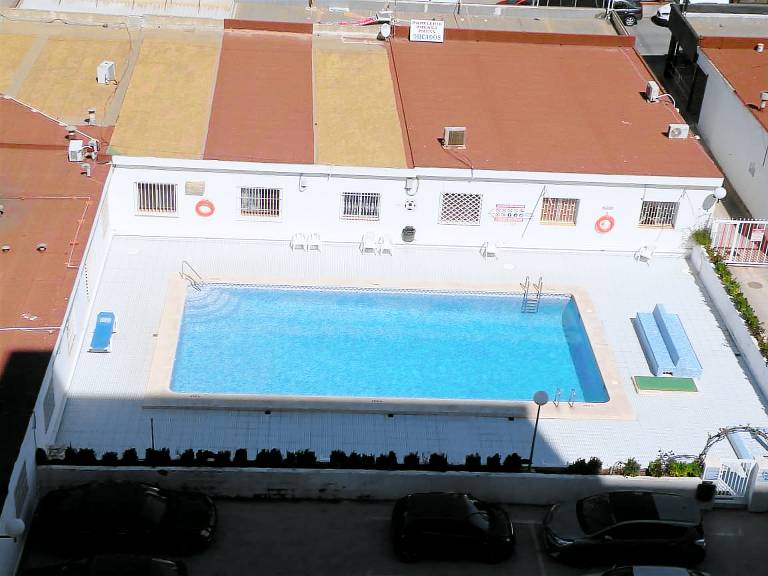 Children-friendly studio with pool | City view | Beach nearby | Dogs allowed — photo 4