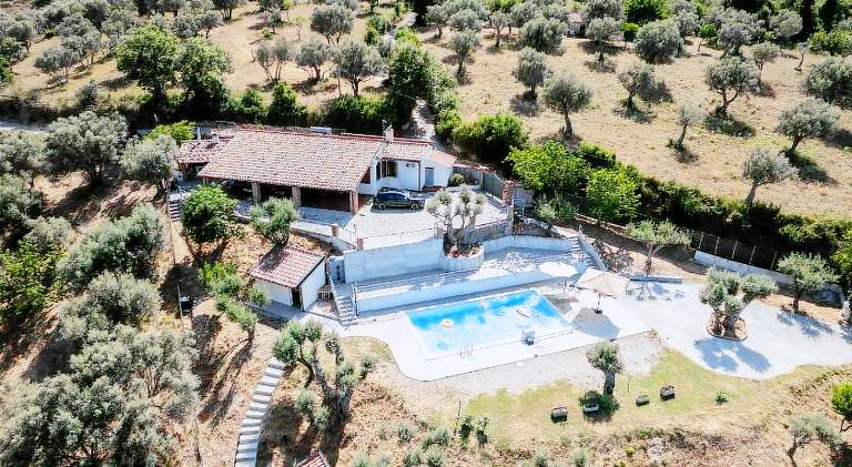 Villa with pool in Messina