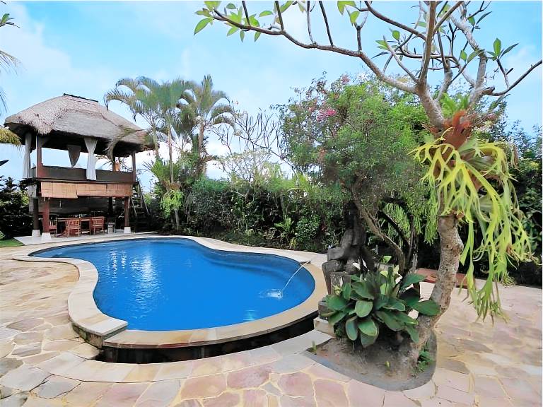 Villa with garden, terrace & private pool | Perfect for remote work in Ubud
