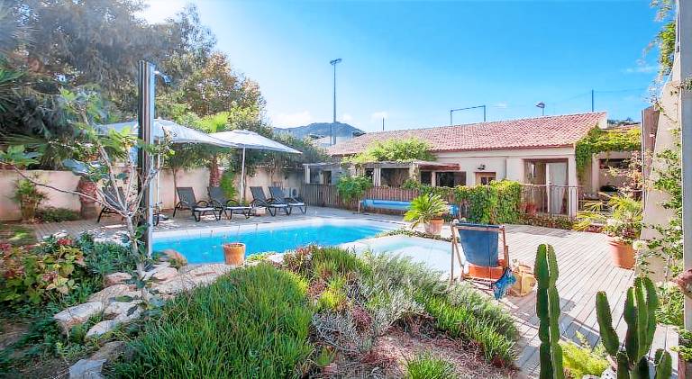 Vacation home with BBQ, garden & terrace | Close to the beach | Pets are welcome in Calvi