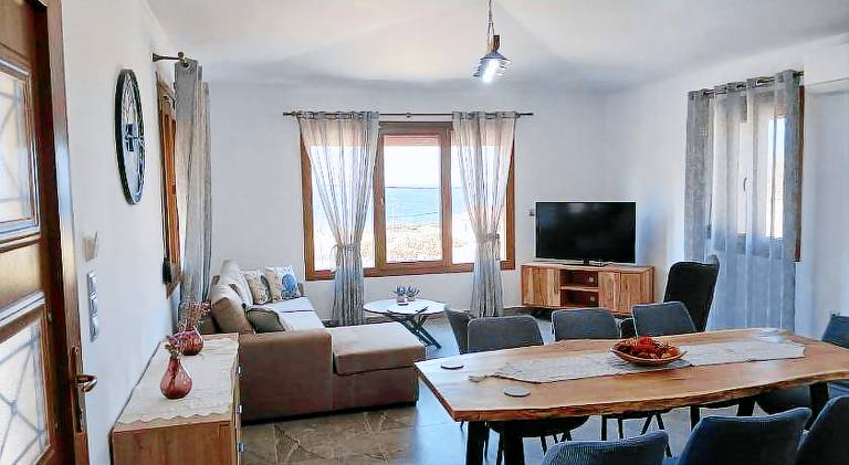 Fully equipped charming rental apartment with yard & patio | Close to the beach | Pets allowed in Lemnos