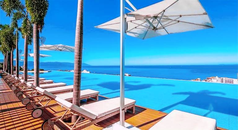 Big holiday apartment with pool | Pet-friendly in Puerto Vallarta