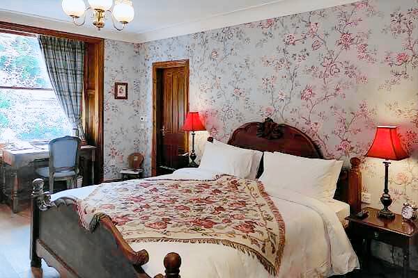 Bed and breakfast  Mandally