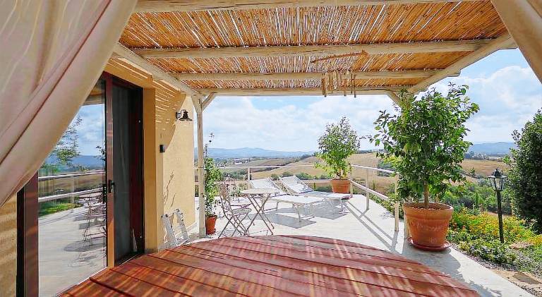 Rental apartment with patio & private pool | Pets allowed — photo 4