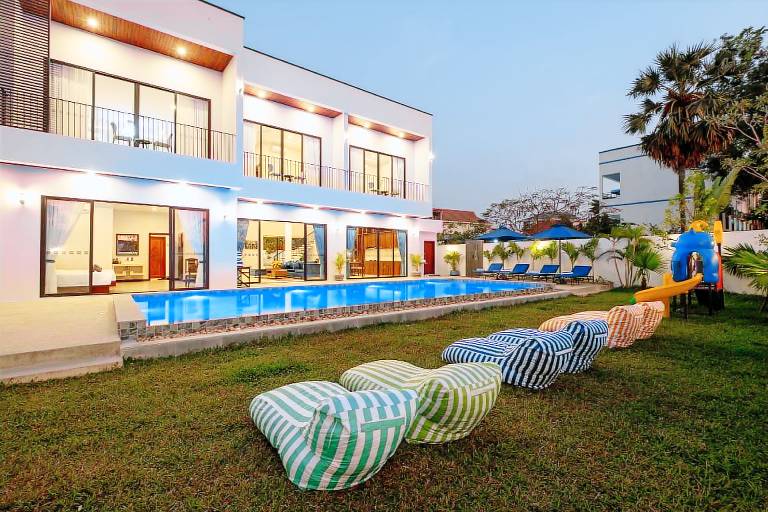Villa with pool, yard & barbeque | Good for workation | Pets are welcome in Siem Reap