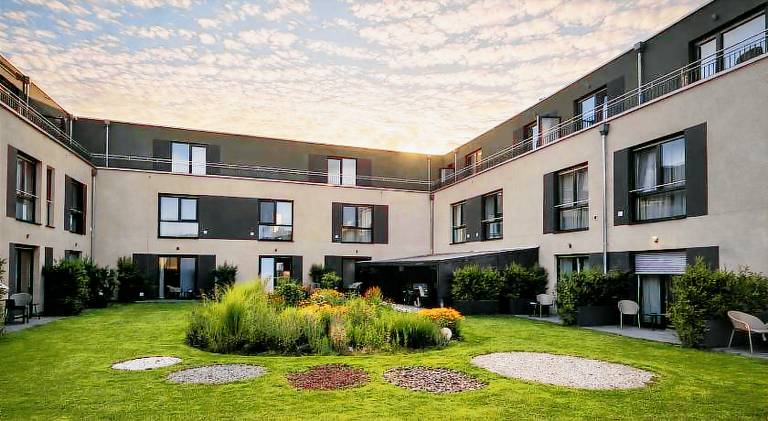 Serviced apartment with garden & patio in Darmstadt
