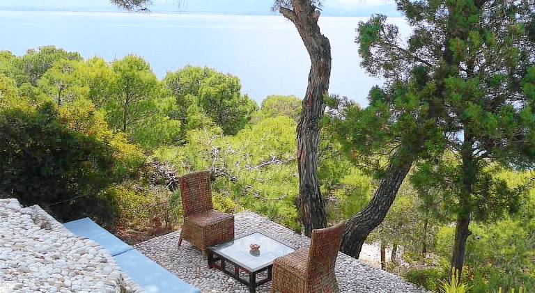 Villa with 4 rooms for 8 persons in Loutraki-Agioi Theodoroi