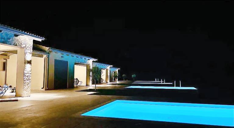 Villa with private pool, patio & yard | Dogs allowed — photo 3