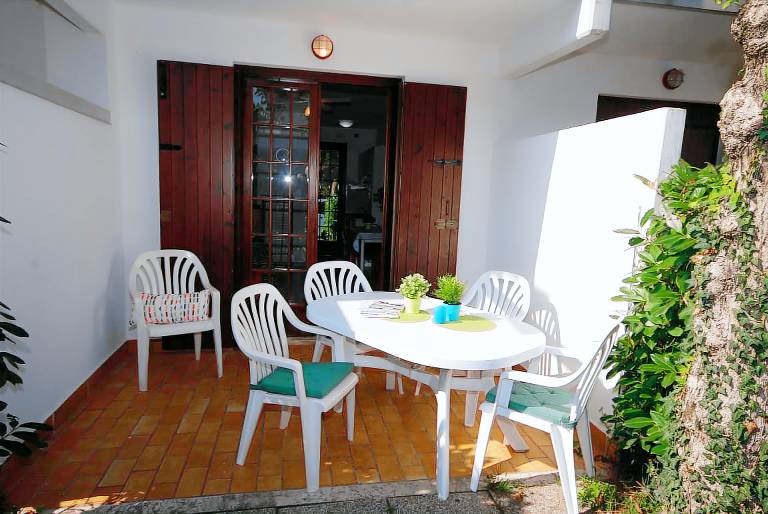 Beautiful rental apartment with pool, terrace & garden | Pets allowed — photo 2