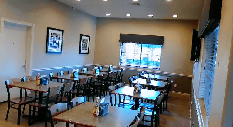 Cotulla Whitten Inn — photo 4