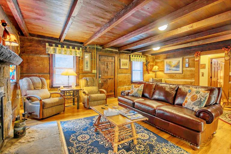 Children-friendly lovely house with hot tub, grill & fast internet | City view | Pets are welcome — photo 3
