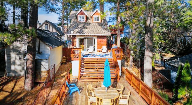 Lakefront w Private Dock Hot Tub Large Deck Views Lakeside on Lagunita in Big Bear Lake, CA