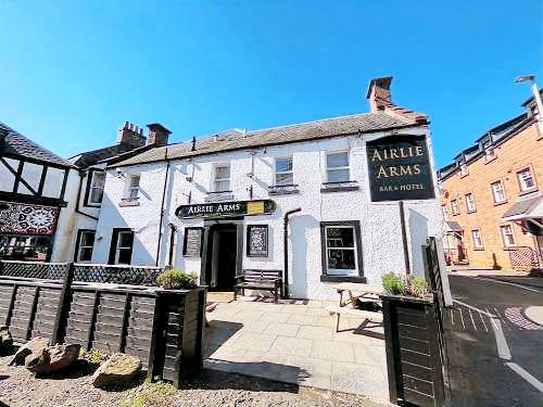 Airlie Arms Hotel in Kirriemuir