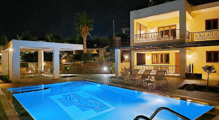 Liakoto Villa with private pool and jacuzzi in Ierapetra