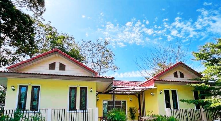 Villa with 3 rooms for 6 persons in Patong