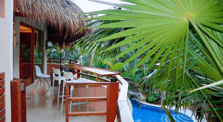 Apartment with pool — photo 5