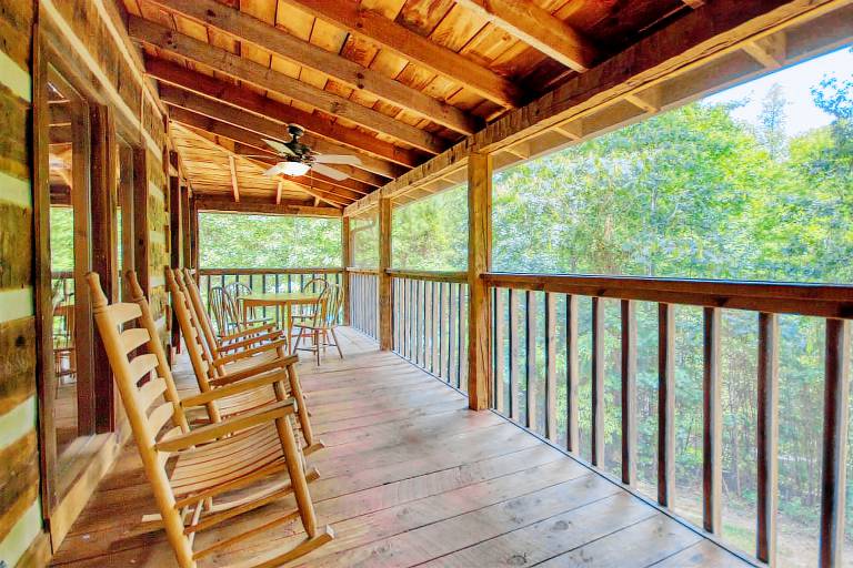Pool Table Pet Friendly Hot Tub Secluded Wood Burning Fireplace — photo 4