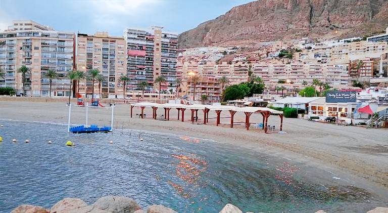 Holiday apartment with pool in Roquetas de Mar