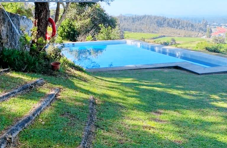 Fully equipped villa with terrace, pool & grill | Garden view | Pet-friendly in Braga