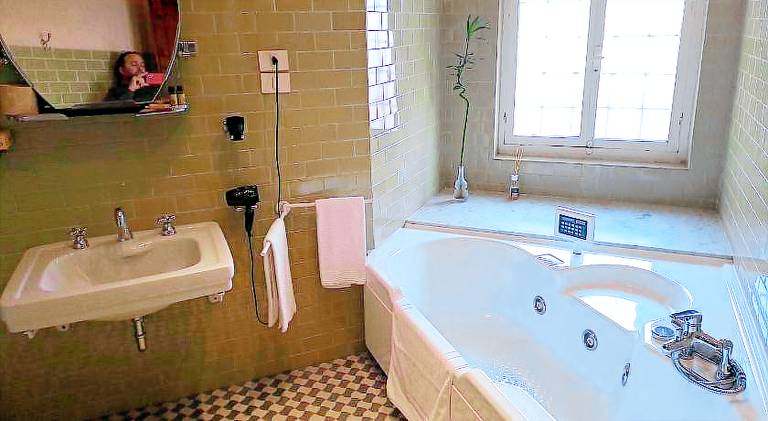 House with terrace, jacuzzi & garden — photo 5