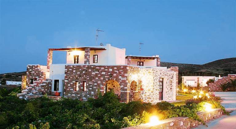 Family-friendly beautiful serviced apartment with garden, terrace & pool | Dogs allowed — photo 2
