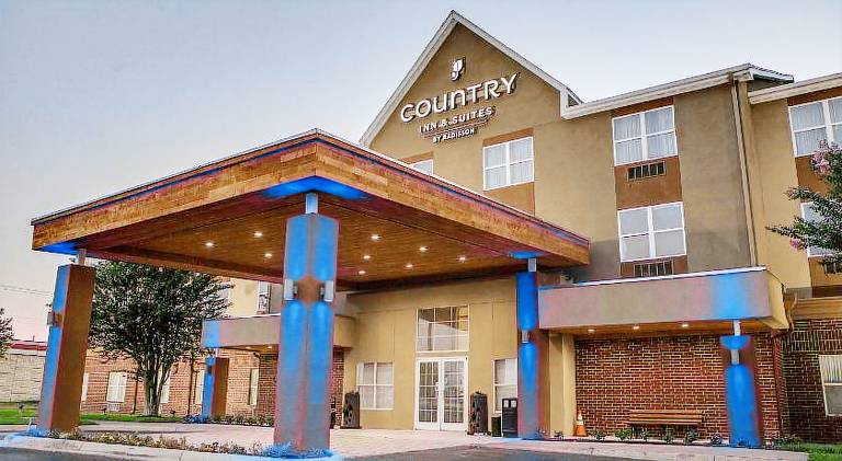 Country Inn & Suites by Radisson, Harlingen, TX — photo 2