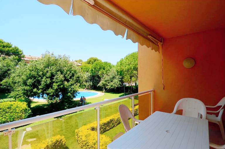 Rental apartment with terrace, pool & yard | Dogs allowed — photo 4