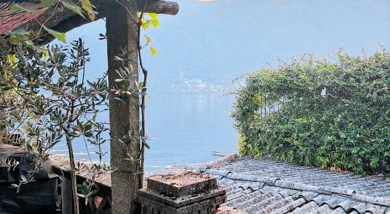 VILLA MORCOTE - Exclusive Lakefront Appartement Lago di Lugano in Lugano